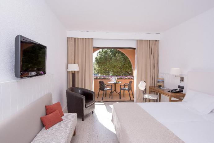 La Costa Hotel Beach & Resort