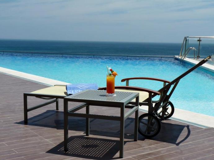 Sesimbra Oceanfront Hotel